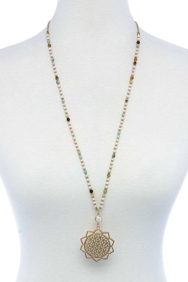 Stylish Sunflower Pendant Beaded Necklace