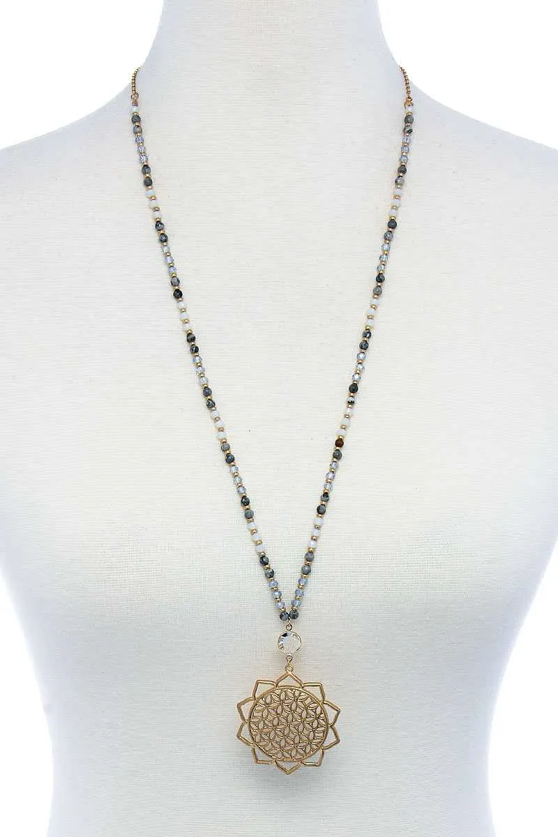 Stylish Sunflower Pendant Beaded Necklace