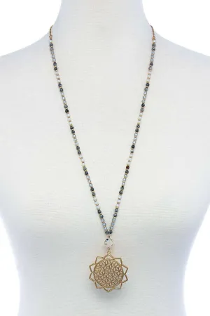 Stylish Sunflower Pendant Beaded Necklace