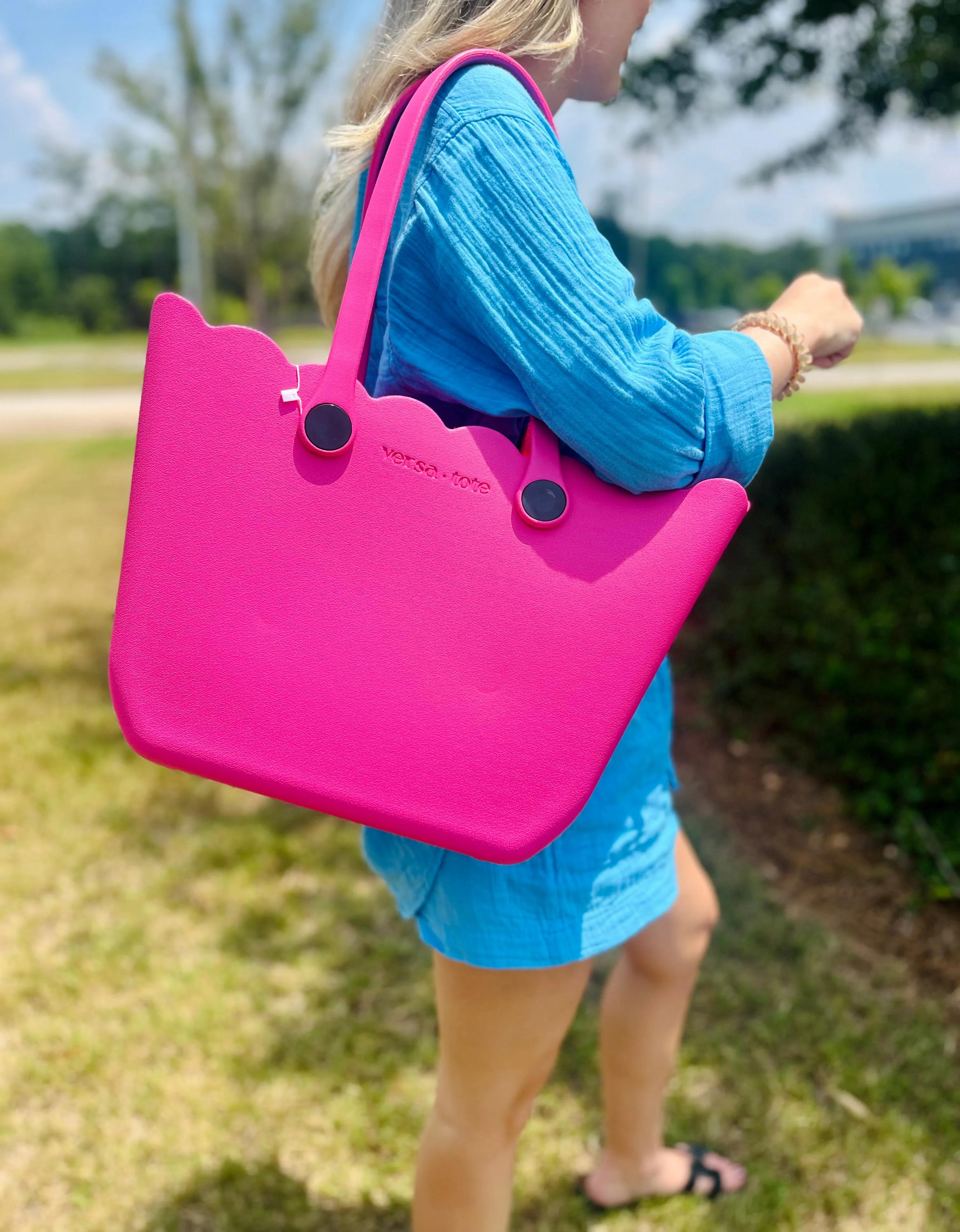Versa Tote - Medium Scalloped Hot Pink