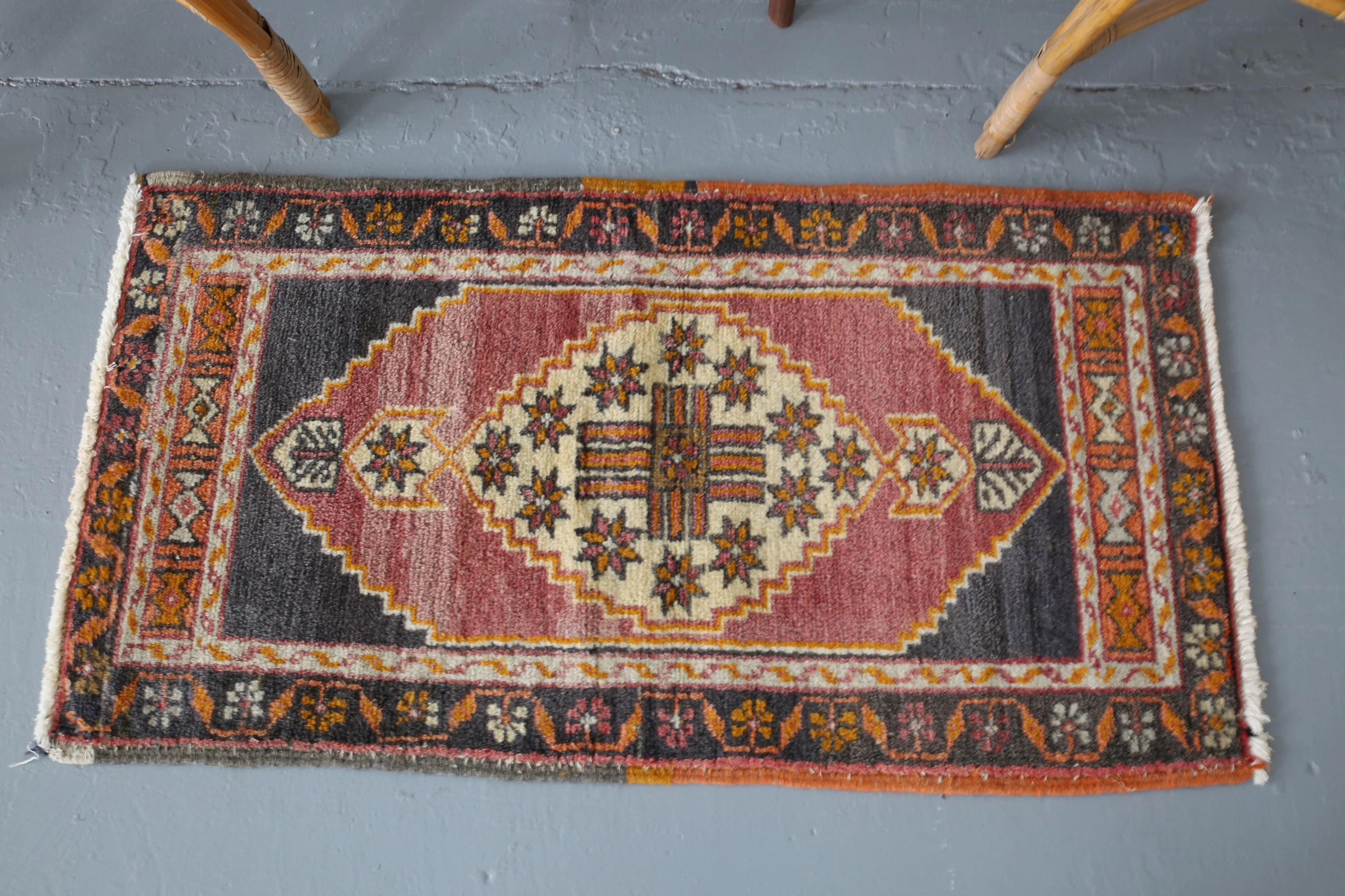 Vintage Mini Turkish Rug 1.9ftx3.2ft